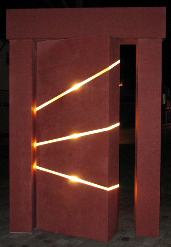 Waldenserdenkmal bei Nacht