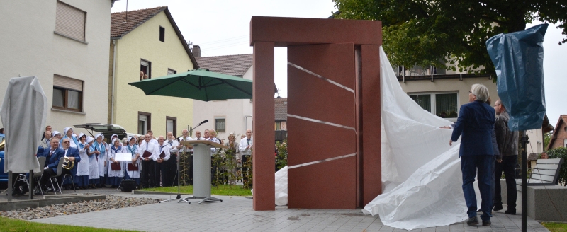 Das Waldenserdenkmal wird enthüllt