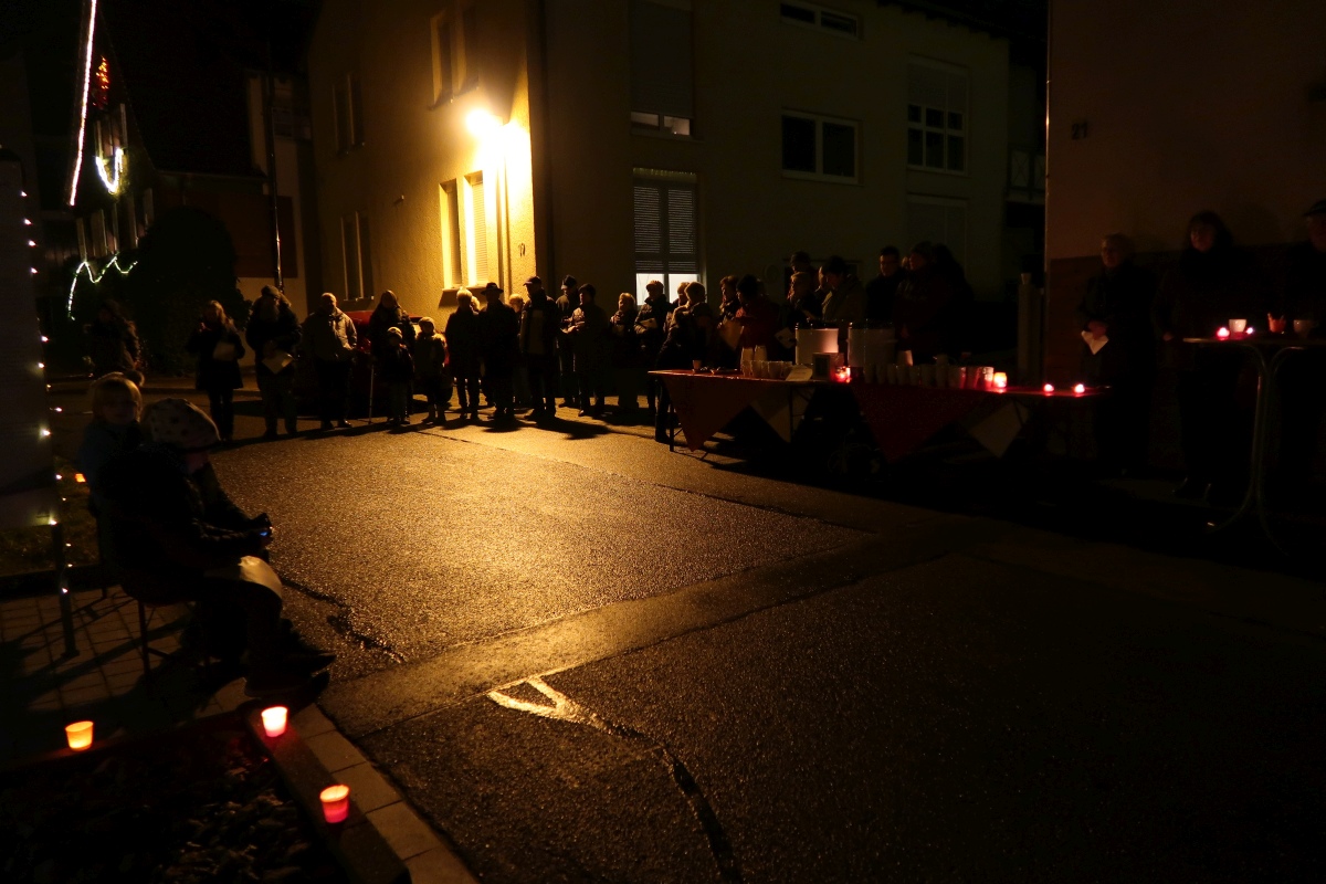Weihnachtssingen am Waldenserplatz Palmbach 2017 Weihnachtssingen am Waldenserplatz Palmbach 2017