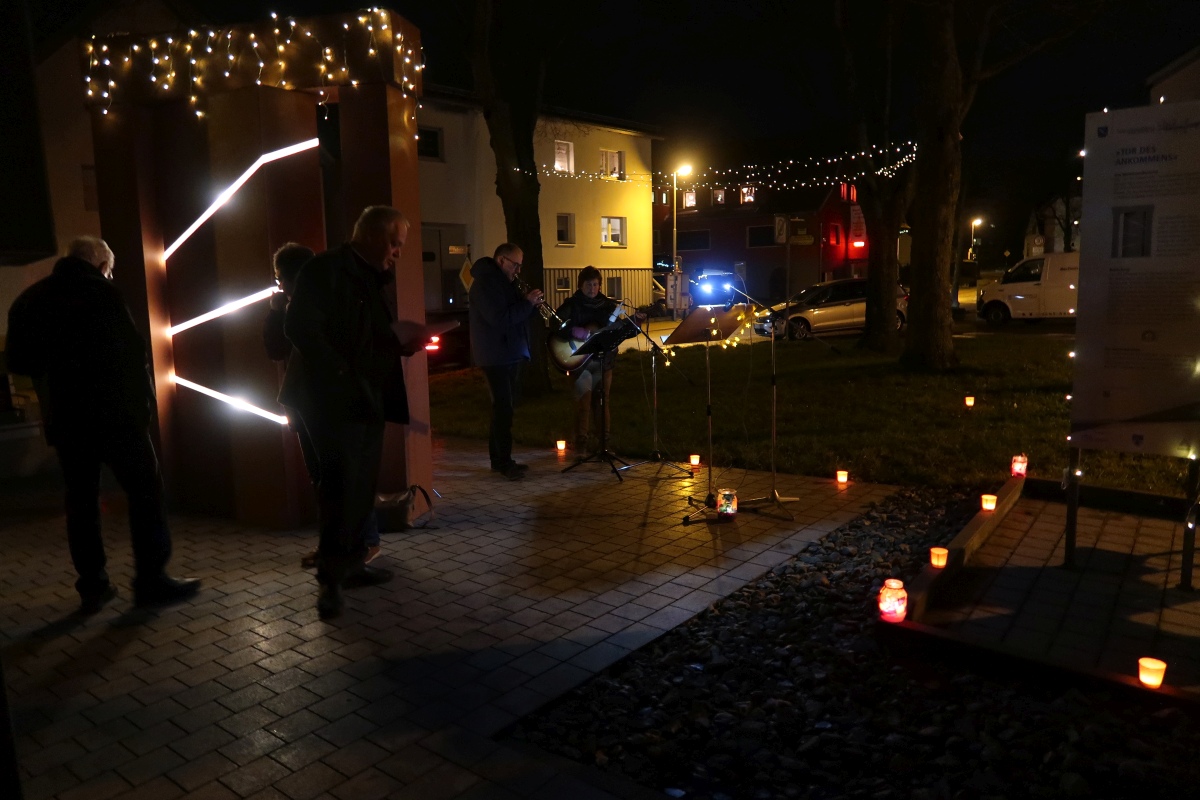 Weihnachtssingen am Waldenserplatz Palmbach 2017 Weihnachtssingen am Waldenserplatz Palmbach 2017