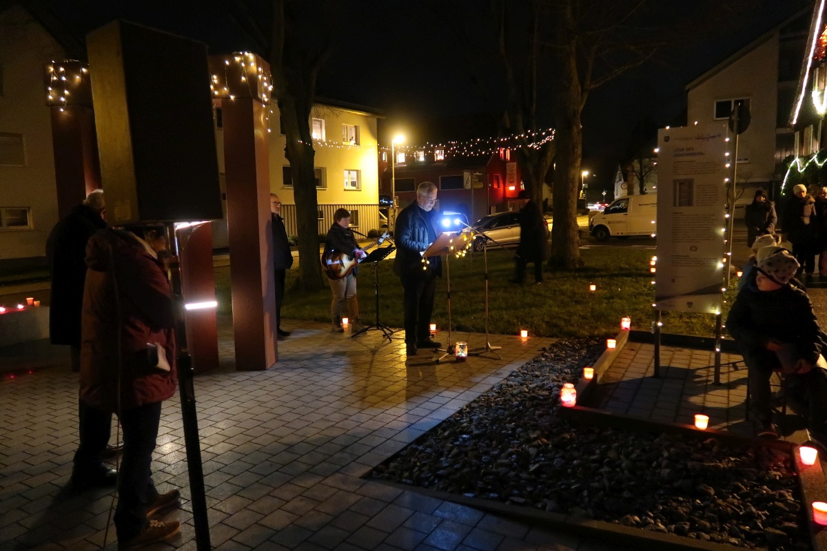 Weihnachtssingen am Waldenserplatz Palmbach 2017 Weihnachtssingen am Waldenserplatz Palmbach 2017